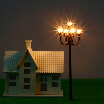 Китай Свет Lamppost модели улицы T52 6V 7cm светящий миниатюрный для плана поезда поставщик