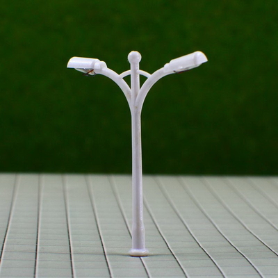 Китай Lamppost масштабной модели двухголовой улицы RB200- 6V пластичный на план 4.5cm поезда поставщик