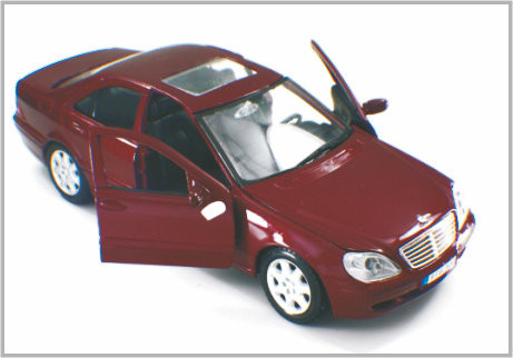 Китай 1/24 Diecast темнота сплава - красный изготовленный на заказ тип Mercedes-Benz автомобилей масштабной модели как Decoratio поставщик